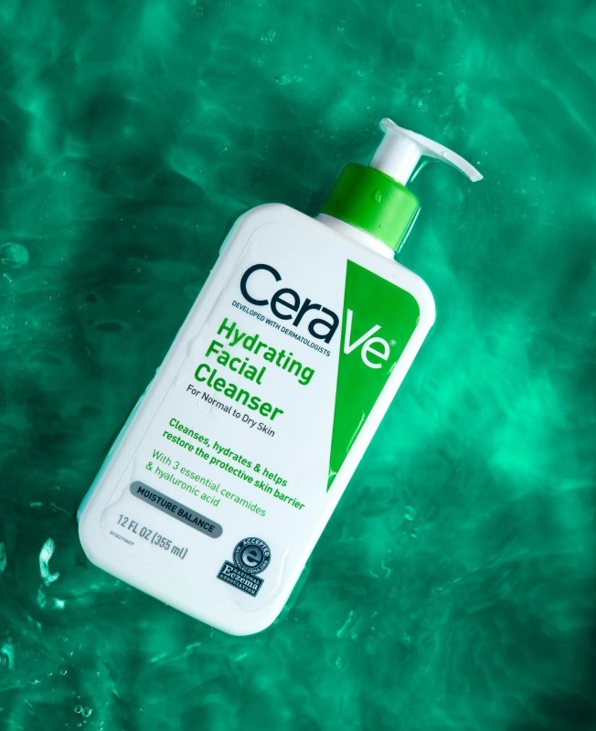CeraVe Hydrating Cleanser vs. Foaming Cleanser – Lequel convient à votre peau ?